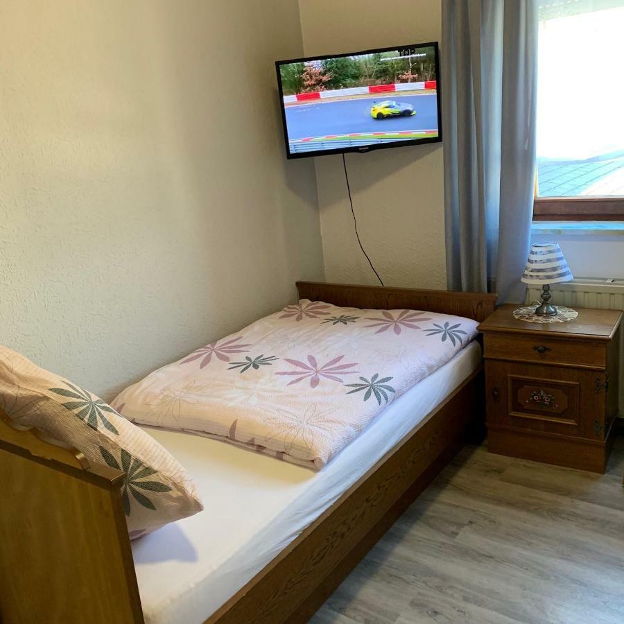 Bed and Breakfast Vina Am Ring Mannebach  Zewnętrze zdjęcie